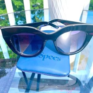 Le Specs Heart Sunglasses AKA the “the Megan Markle” sunglasses.